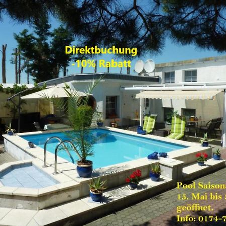 Pension Muench "Am Anger" Neuseusslitz Exteriör bild