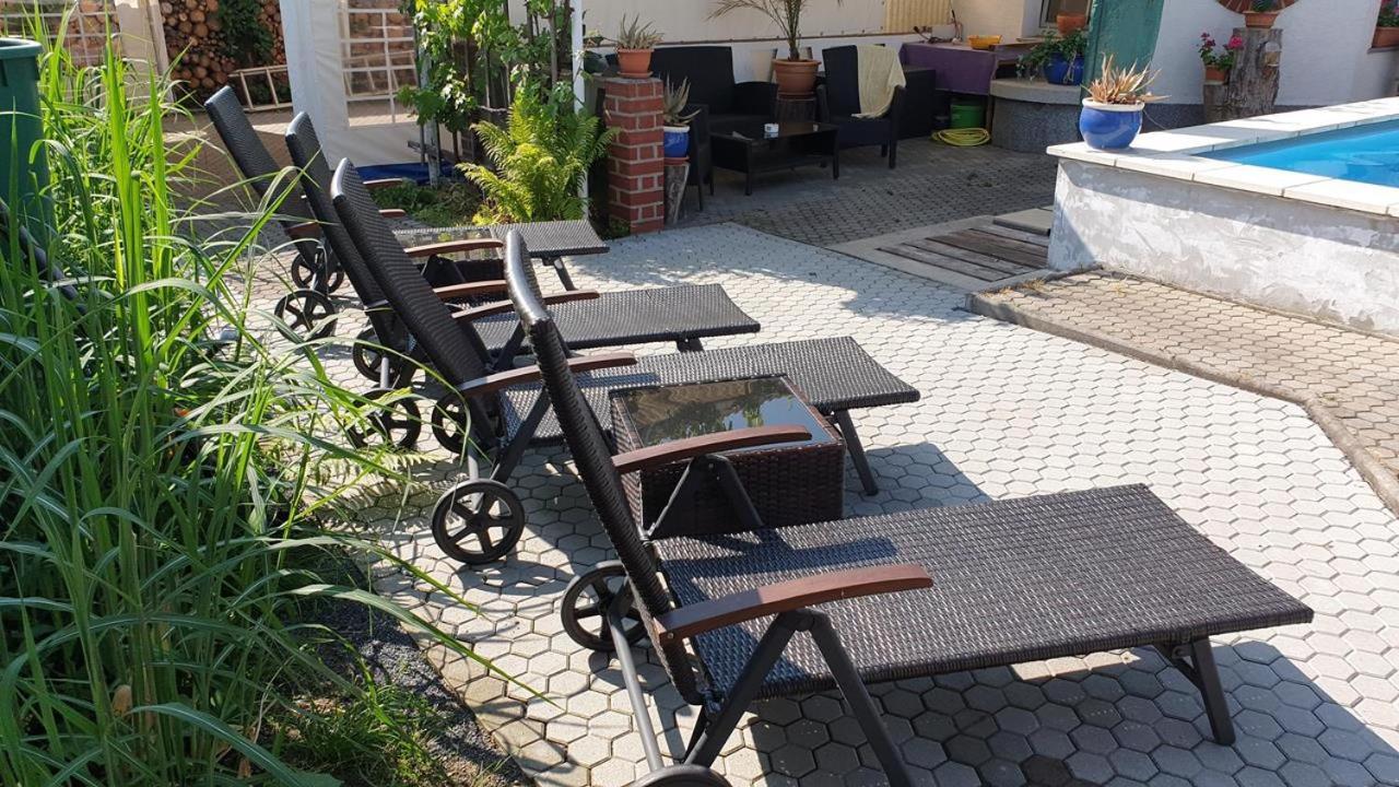 Pension Muench "Am Anger" Neuseusslitz Exteriör bild